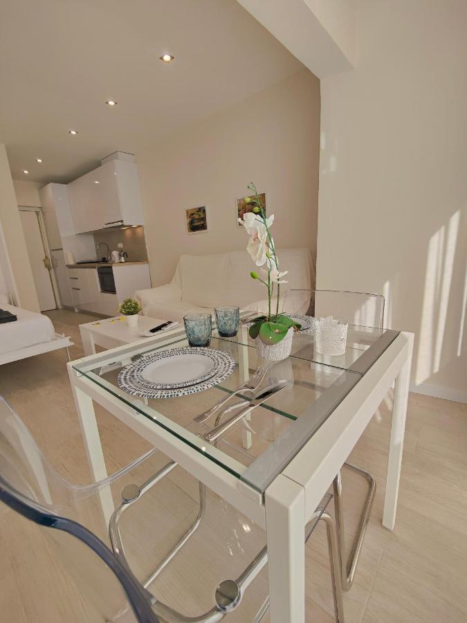 Coconut Begona Studio City Center Torremolinos Esterno foto